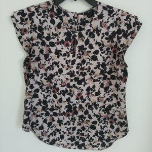 Ann Taylor flutter sleeve top